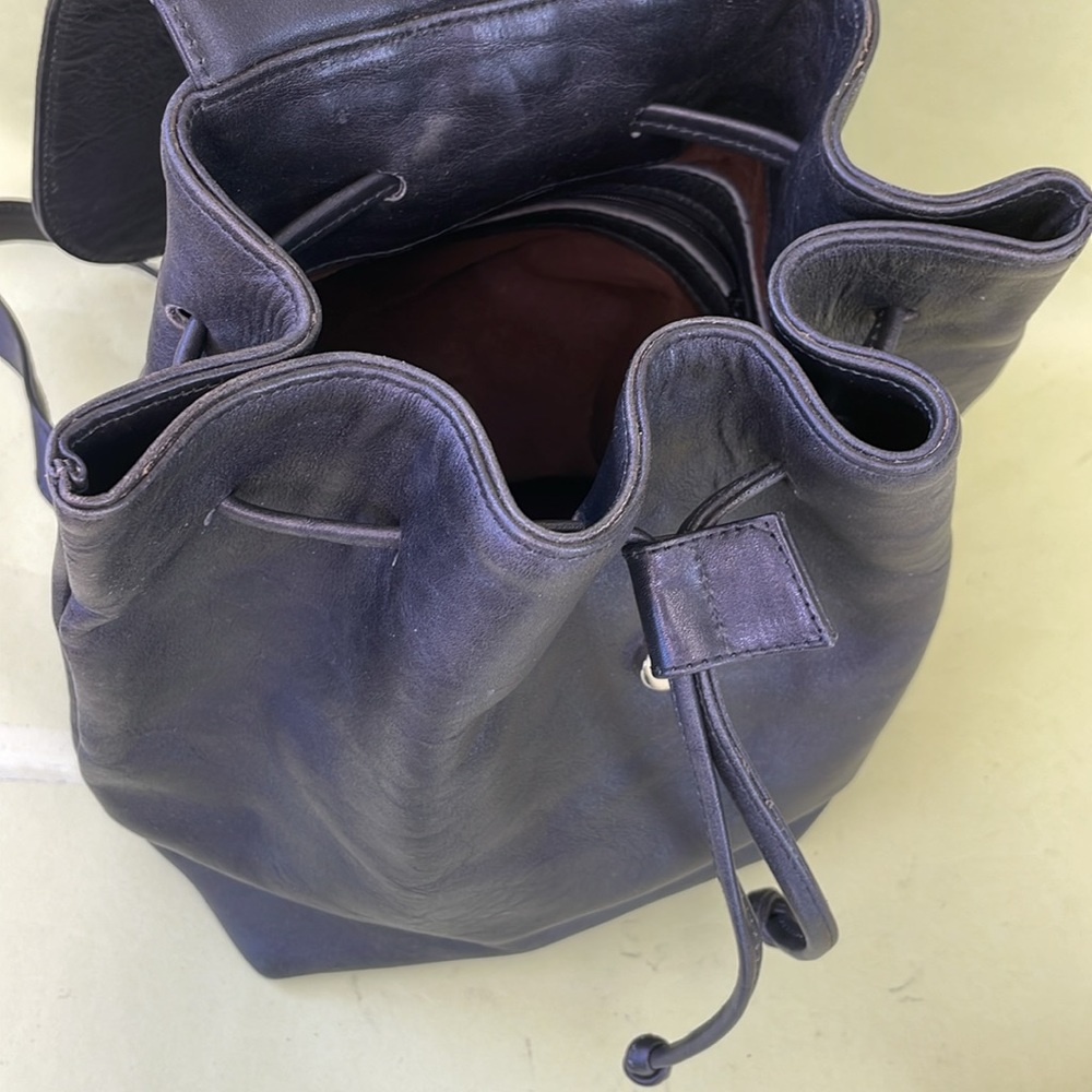 Vintage black/silver distressed leather backpack - Picture 13 of 16